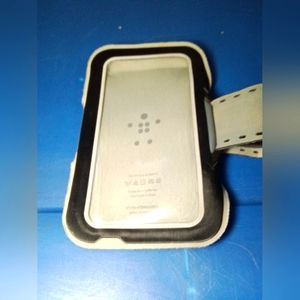 Slim-fit Plus Armband for any phone but fits an Iphone 6+ Perfect Condition